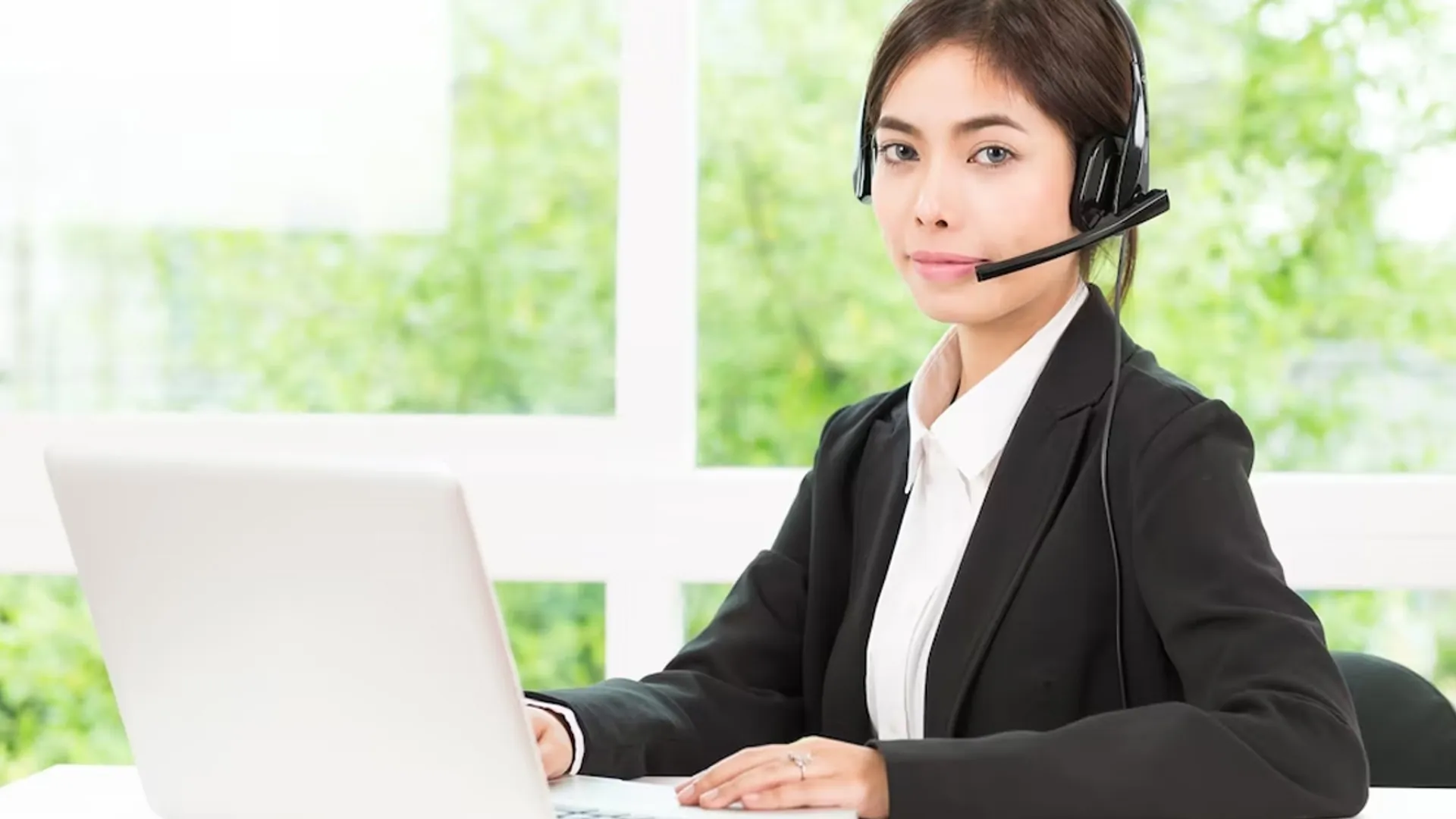 Hình ảnh hỗ trợ khách hàng Kuwin789 chuyên nghiệp